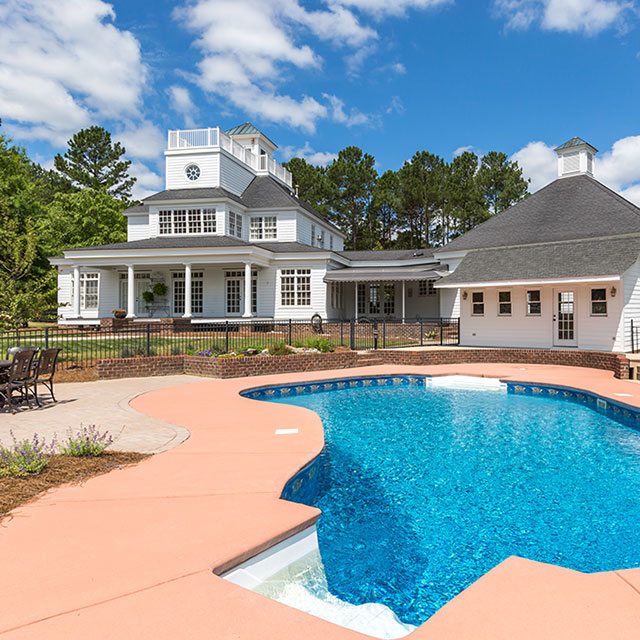 farm house with backyard pool and pool house - Finnigan's Run Farm